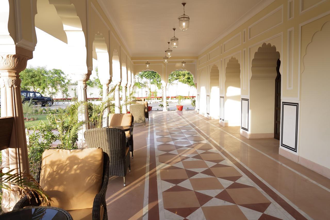 Laxmi Palace Heritage Hotel Dausa Buitenkant foto