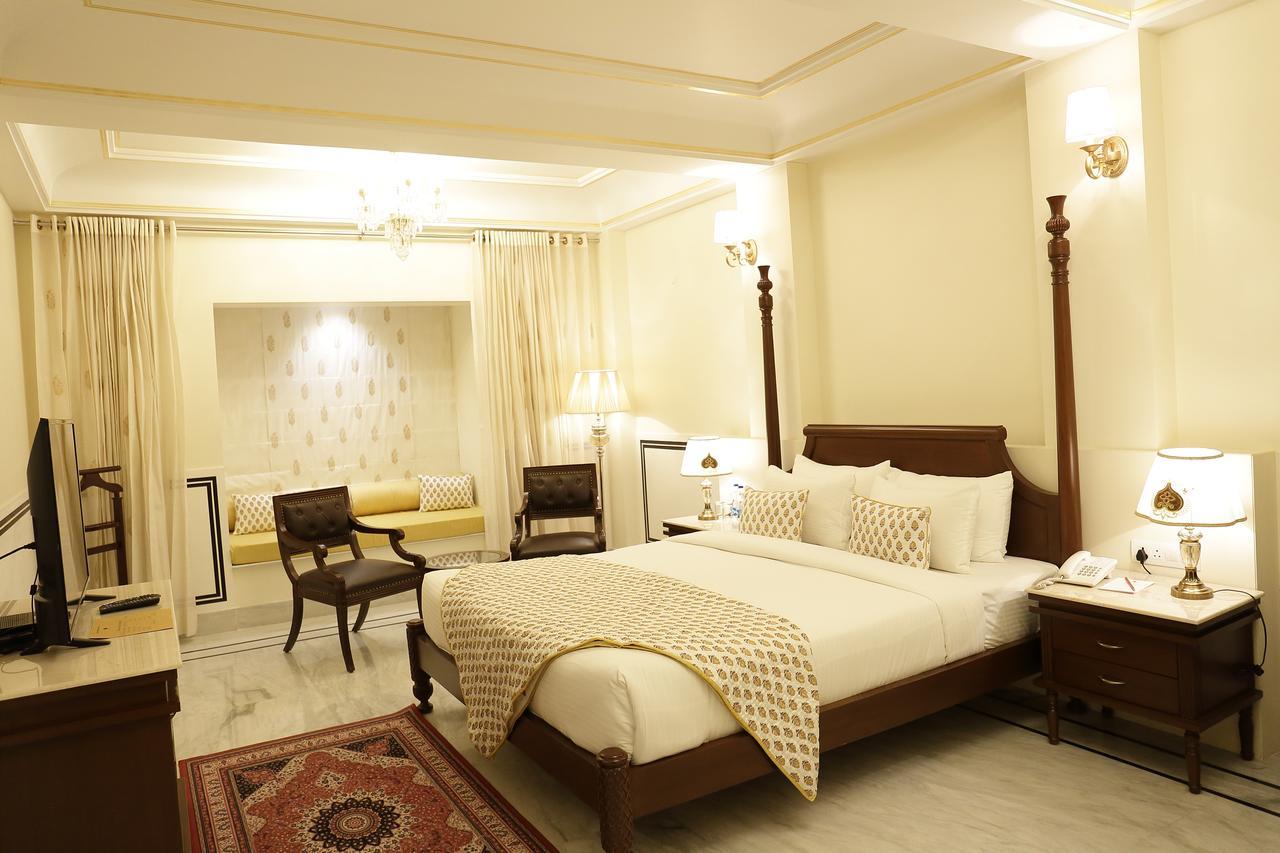 Laxmi Palace Heritage Hotel Dausa Buitenkant foto