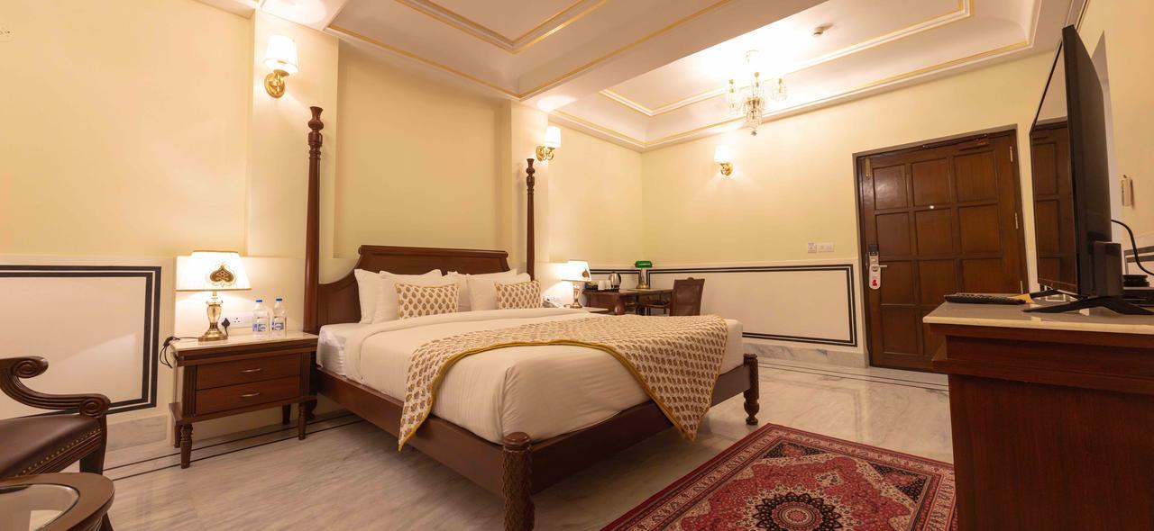 Laxmi Palace Heritage Hotel Dausa Buitenkant foto